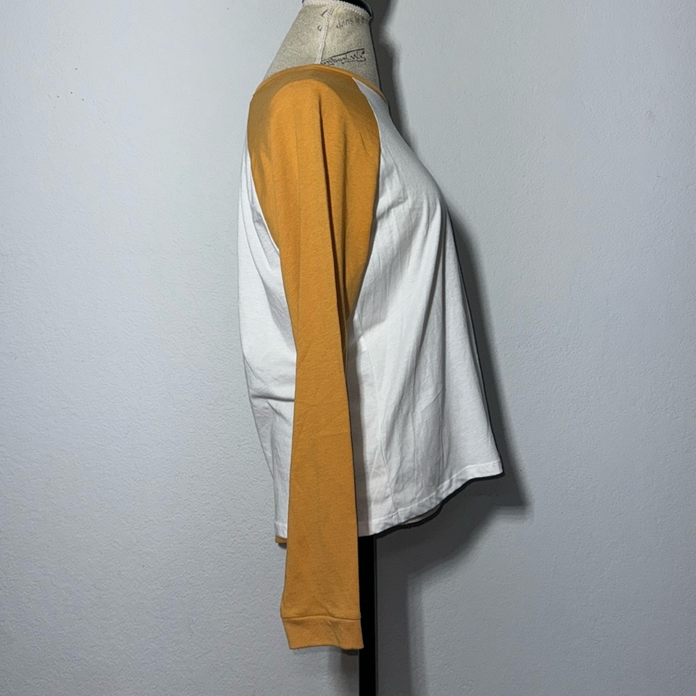 Volcom Top - Picture 2 of 4